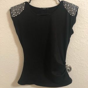 OOFY flattering black shirt w diamond studs ❄️🖤💎